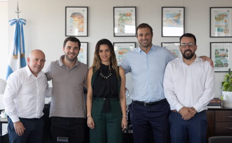 Torres anunció que Chubut tendrá el parque submarino más grande de la región