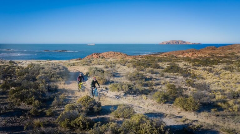 Camarones en bici: una aventura por el corazón del Parque Patagonia Azul