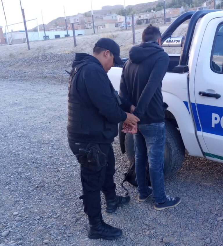 Tenía pedido de captura desde el 2022 y lo encontraron deambulando en el Abel Amaya
