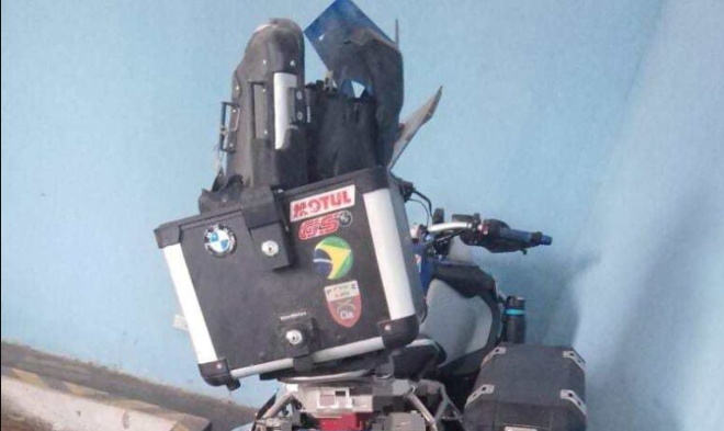 Un turista brasileño se fracturó la cadera y se perforó un pulmón tras despistar con su moto