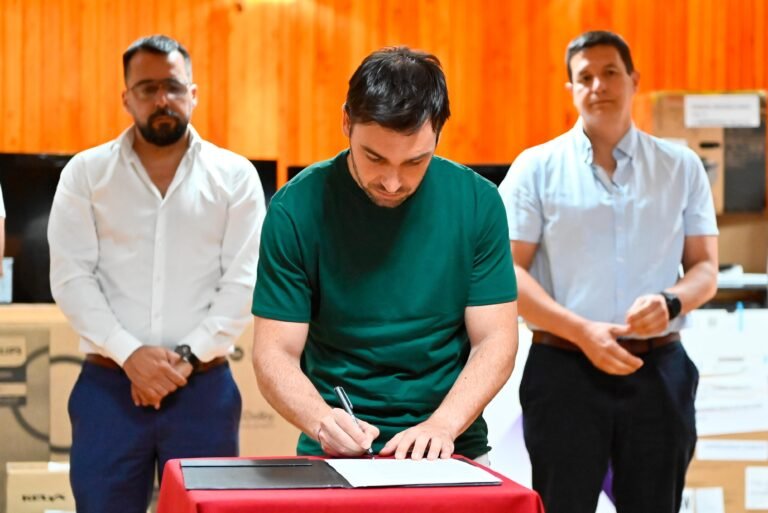 Torres: “Nuestra prioridad absoluta es la educación”