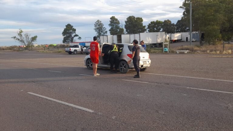 Fuerte operativo en Playa Unión: incautaron drogas y atraparon a un hombre con pedido de captura