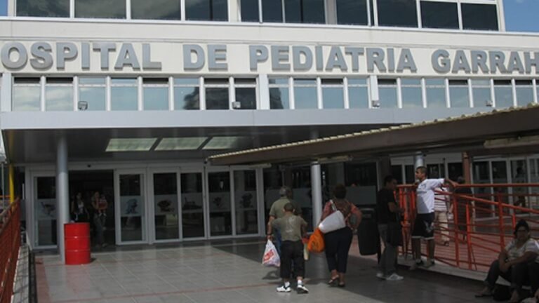 No habrá recortes en los hospitales nacionales, aseguraron las carteras de Economía y Salud