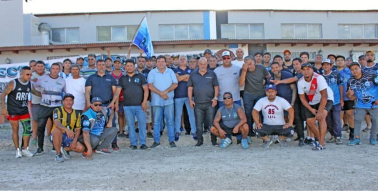 Estibadores paran en puertos de todo el país por el conflicto salarial en Chubut