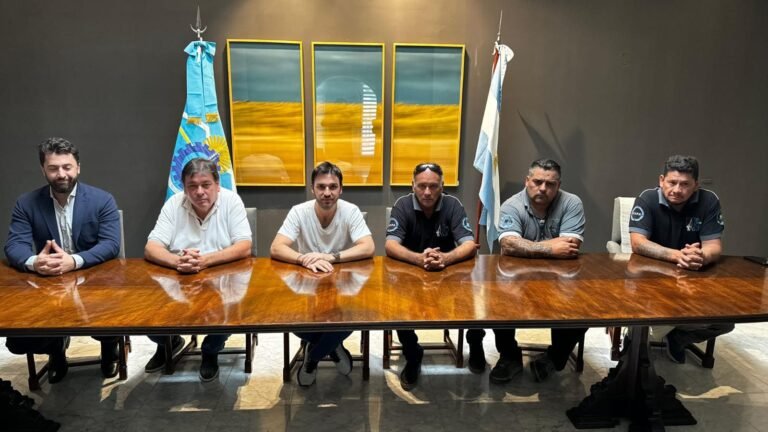 Torres: “Aseguramos la paz social y el trabajo en Chubut”
