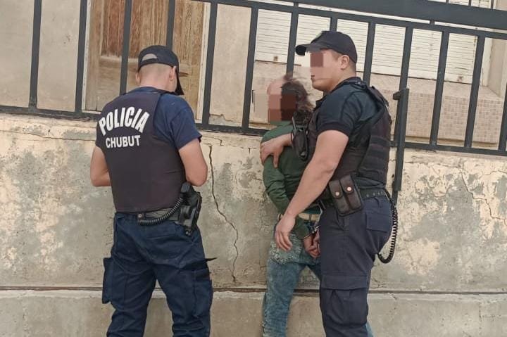 Robó una bomba de agua, intentó escapar pero fue detenido