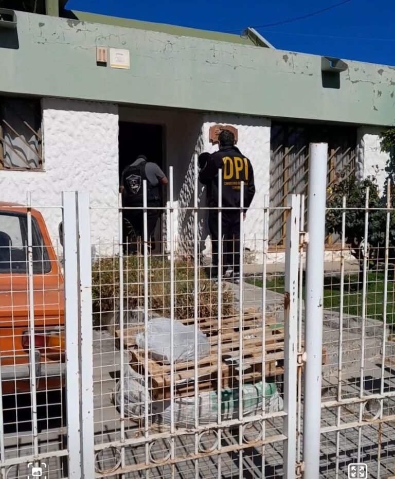 Allanamientos por denuncias a una cooperativa que prometía viviendas del IPV