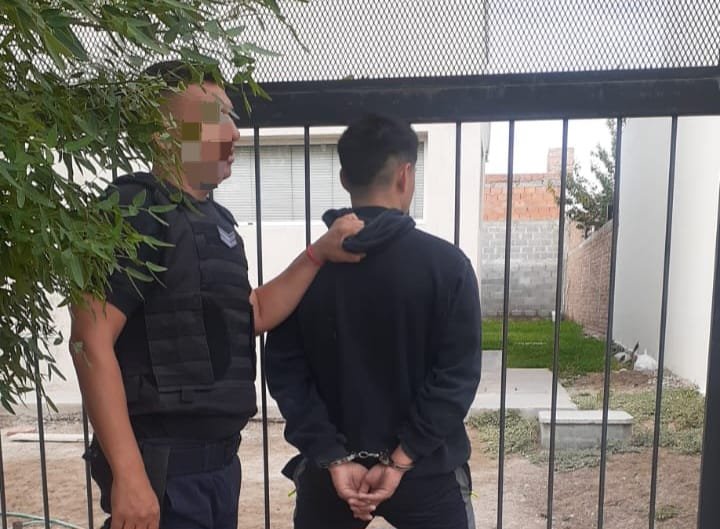 Intentó entrar a una vivienda, los gritos de una mujer lo asustaron y escapó