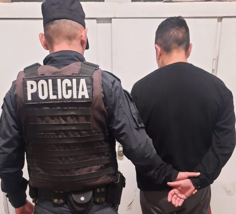 Incumplió la prohibición de acercamiento que tenía hacia su ex pareja y lo detuvieron
