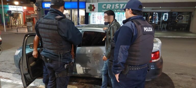 Iba a contramano, le secuestraron el auto y lo fue a sacar por su cuenta