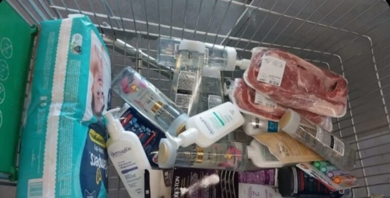 Dos mujeres robaron en un supermercado y una de ellas mordió a un policía