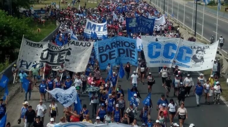 El Gobierno decidió eliminar el Potenciar Trabajo y les quitará a los piqueteros el control de los planes sociales