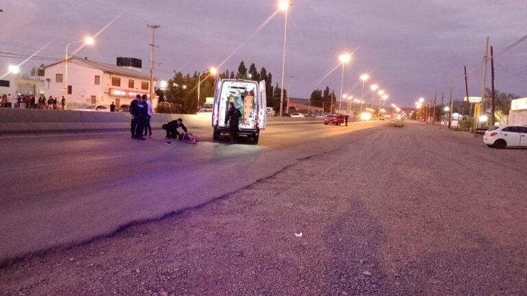 Atropellaron a un joven en la Avenida Hipólito Yrigoyen frente a La Patagónica