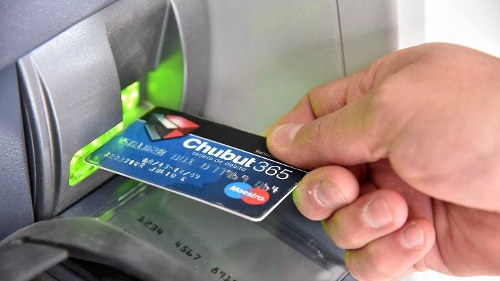 El Gobierno depositará el lunes 5 los haberes a empleados públicos y jubilados