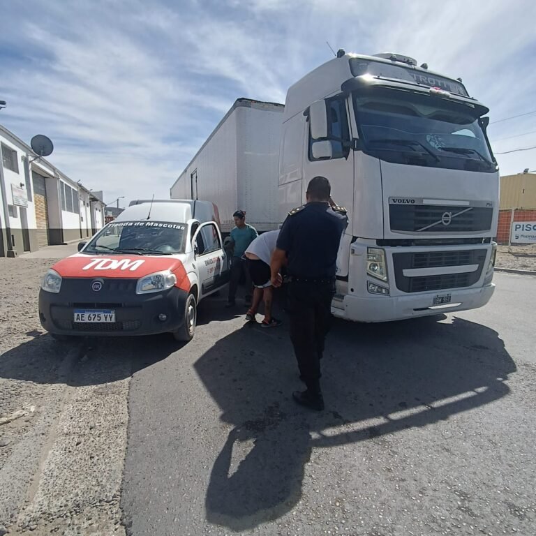 Accidente de tránsito sin lesionados en colectora de Av. Irigoyen