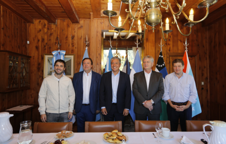 Gobernadores patagónicos en defensa de Chubut: “Las provincias son preexistentes a Nación y merecen respeto”