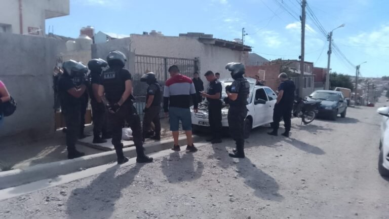 Persecución y detención tras el robo de una cubierta en el centro 