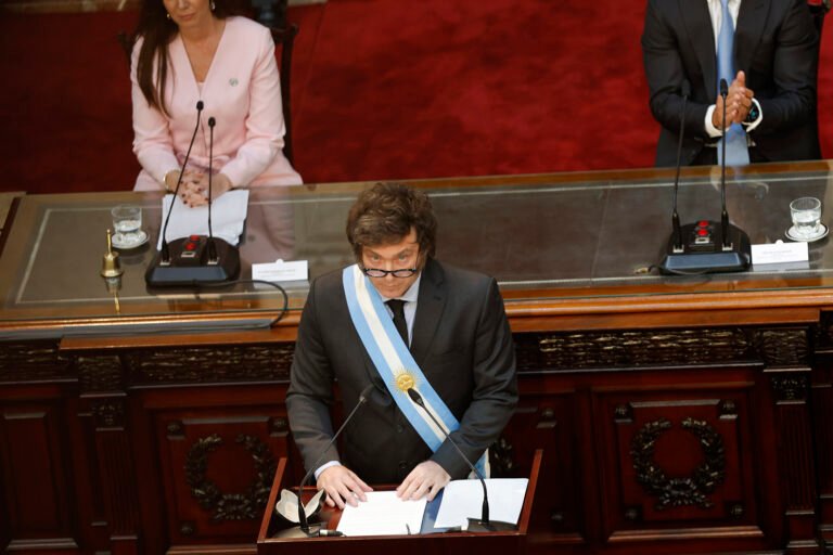 Milei convocó a una reunión y un pacto con los gobernadores y los jefes de los partidos políticos