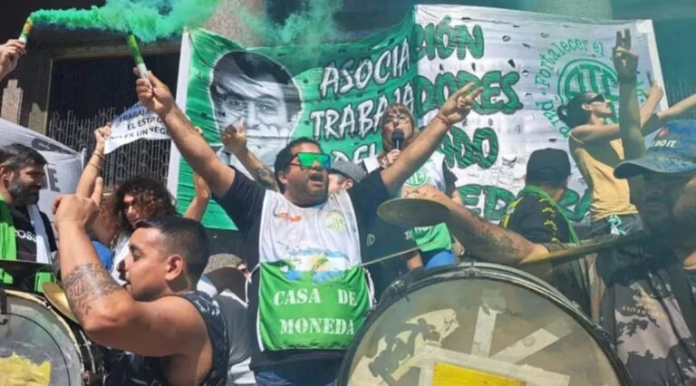 ATE denunció más de 10 mil despidos y llamó a un paro nacional para el miércoles