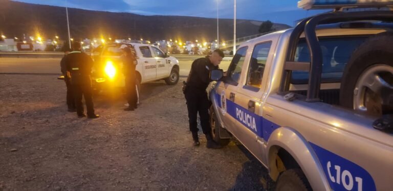 Intentó evadir a la policía por llevar un envoltorio con cannabis