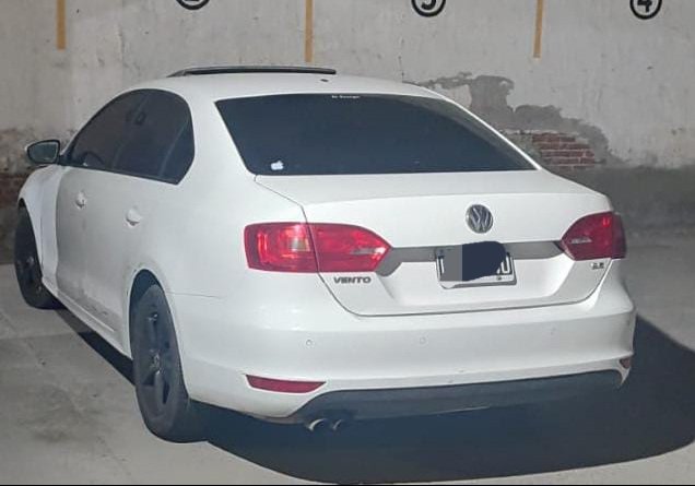 Discutió con la policía, tenía un arma de fuego y resulta que circulaba en un auto con pedido de secuestro