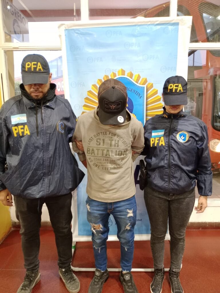 Tenía pedido de captura en Rio Negro y lo detuvieron en la terminal