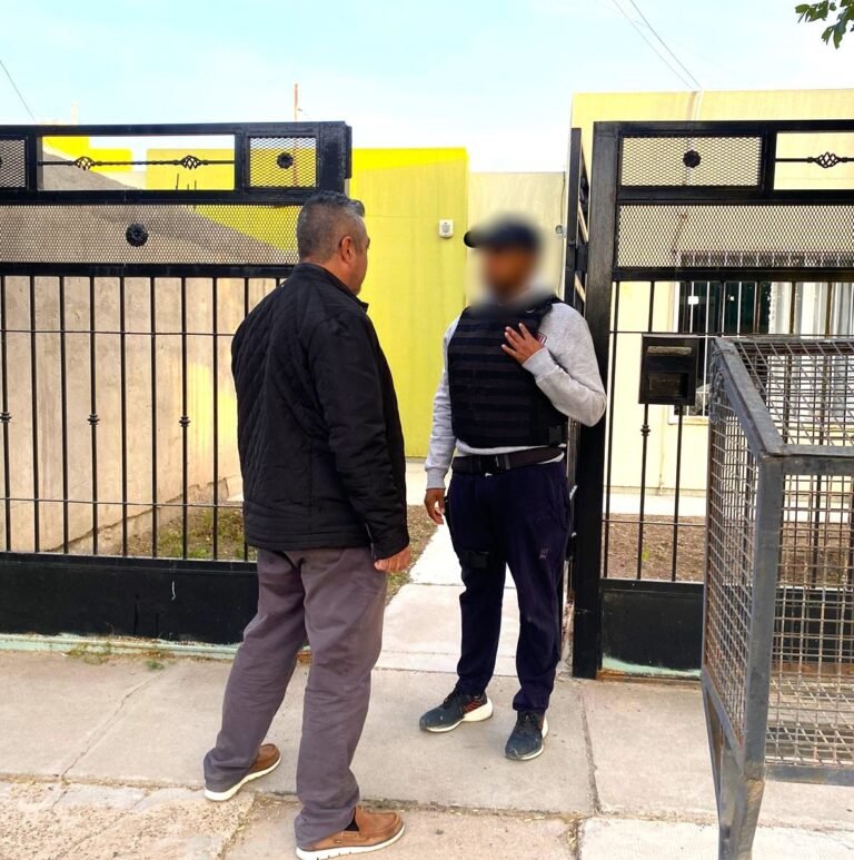 “Operativo Pollos de Papel”: secuestran artículos y documentación en viviendas de ex funcionarios