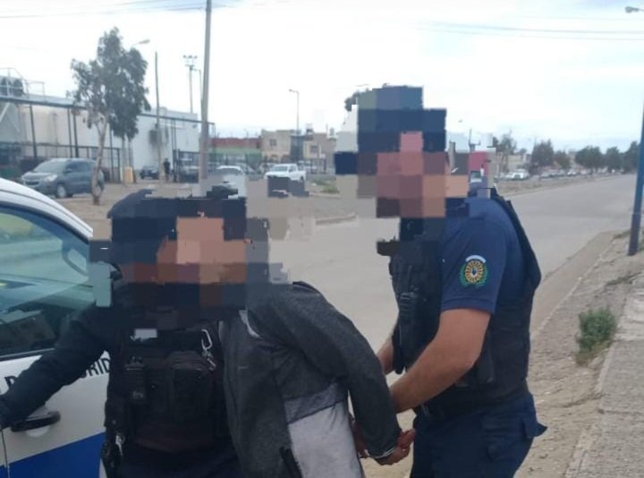 Tenía pedido de captura por rebeldía y lo atraparon en el barrio 30 de octubre