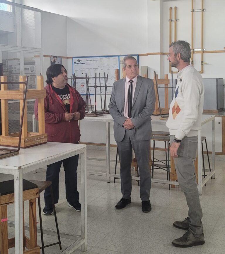 Funcionarios Provinciales inspeccionaron establecimientos educativos