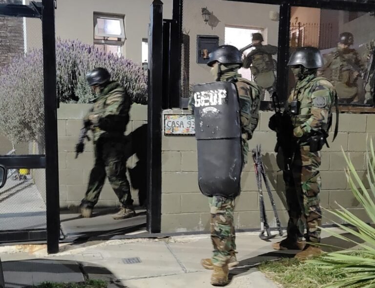 Realizaron allanamientos en zona norte y secuestraron armas, municiones y estupefacientes