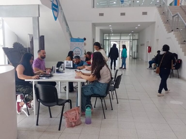 Más de 300 personas recibieron asistencia en tramites TEG en el Punto Digital