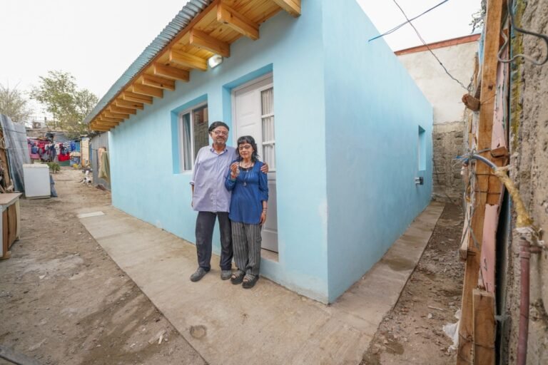 Entregaron viviendas sociales para dos familias 