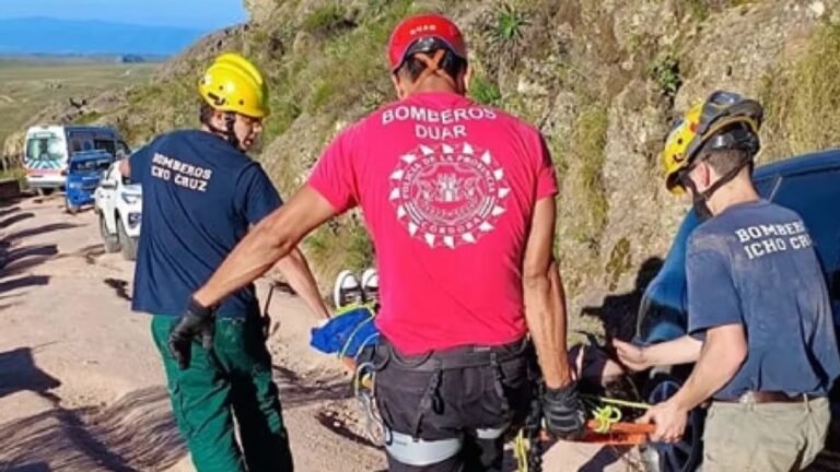 Cayó 40 metros al vacío mientras sacaba una foto y está en estado crítico