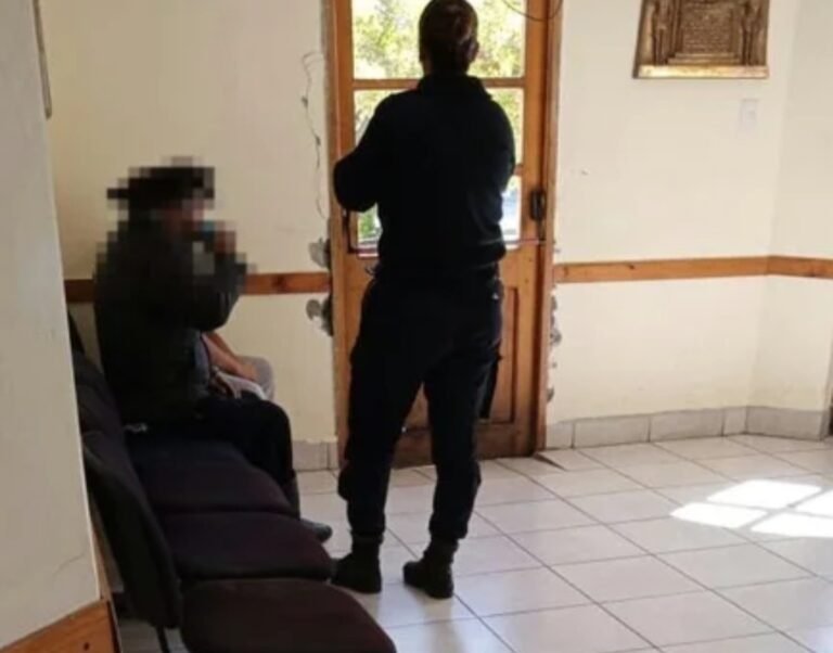 Golpeó con una pala a su padre porque no le quiso entregar la tarjeta de débito