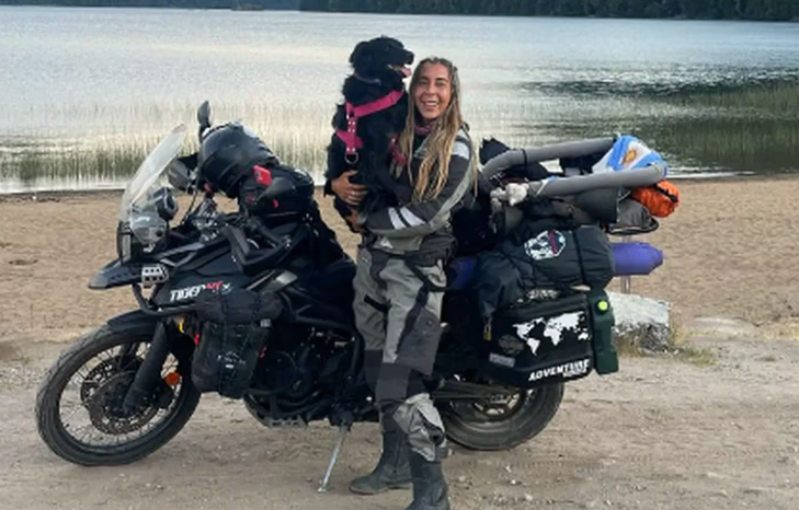 Rescató a una perra de la calle, se volvieron inseparables y ahora viajan en moto por el mundo