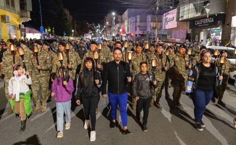 Se realizará la Guardia de las Estrellas y el desfile de Malvinas