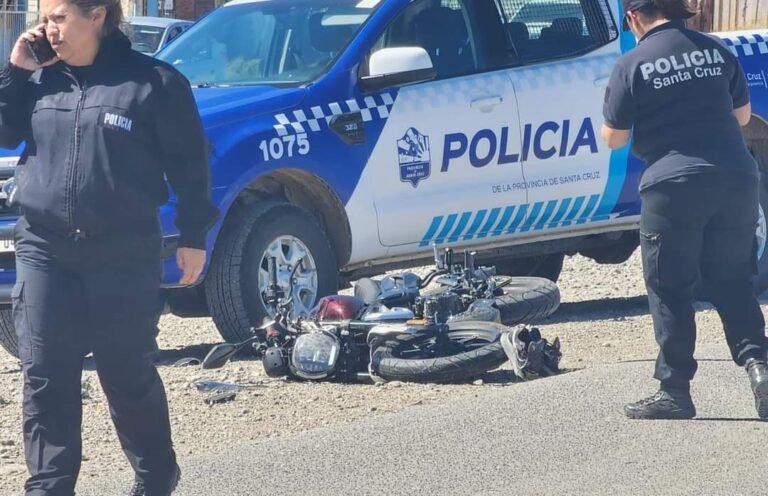 Un motociclista murió tras chocar contra un auto