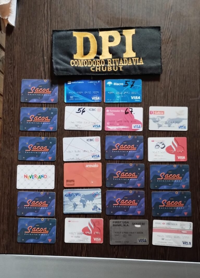 Un hombre fue detenido por clonar tarjetas de débito y crédito