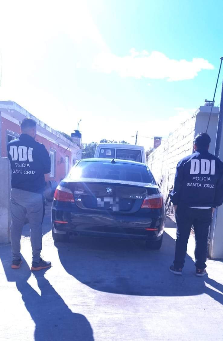 Encontraron un Caleta Olivia un auto con pedido de secuestro en Puerto Madryn