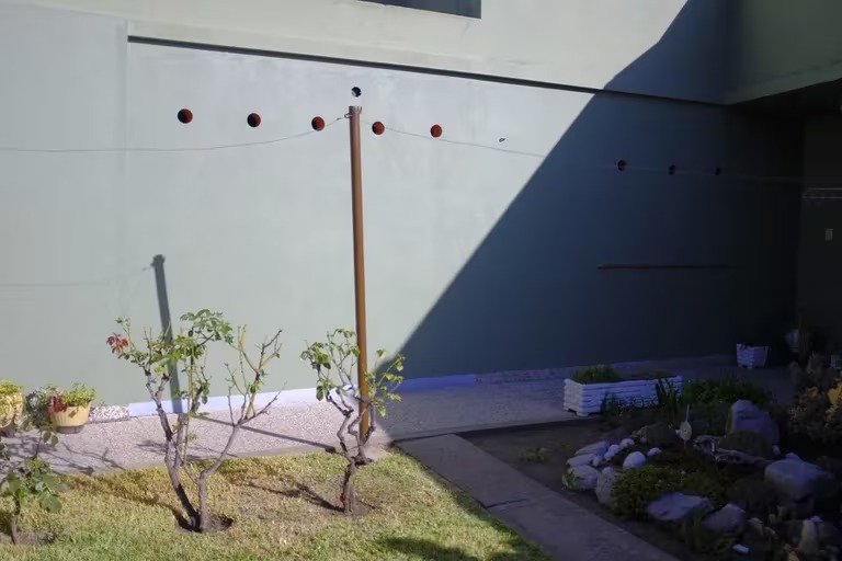 Dos jubiladas tapiaron una puerta y las ventanas de su casa por miedo a los robos