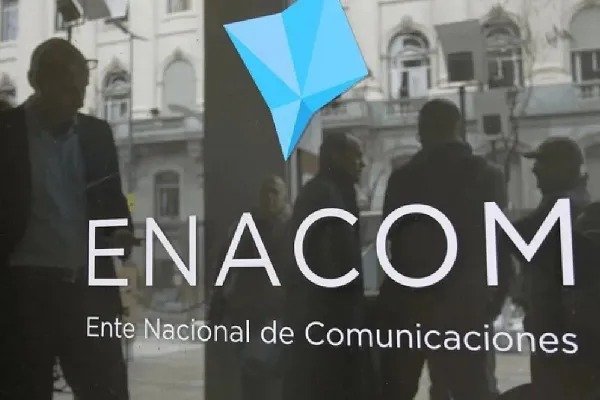 Fuerte respuesta de ENACOM por los despidos masivos