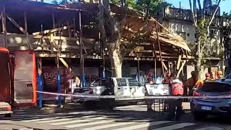 Una obra en construcción se derrumbó y murieron dos obreros