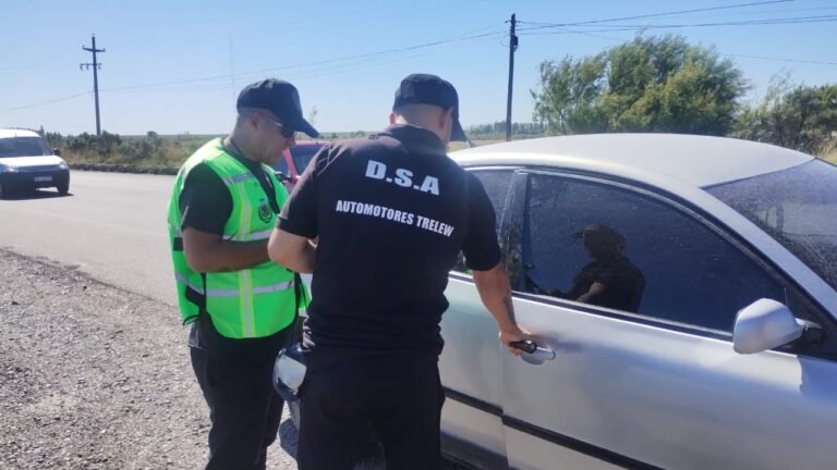 Secuestraron dos autos robados en Trelew