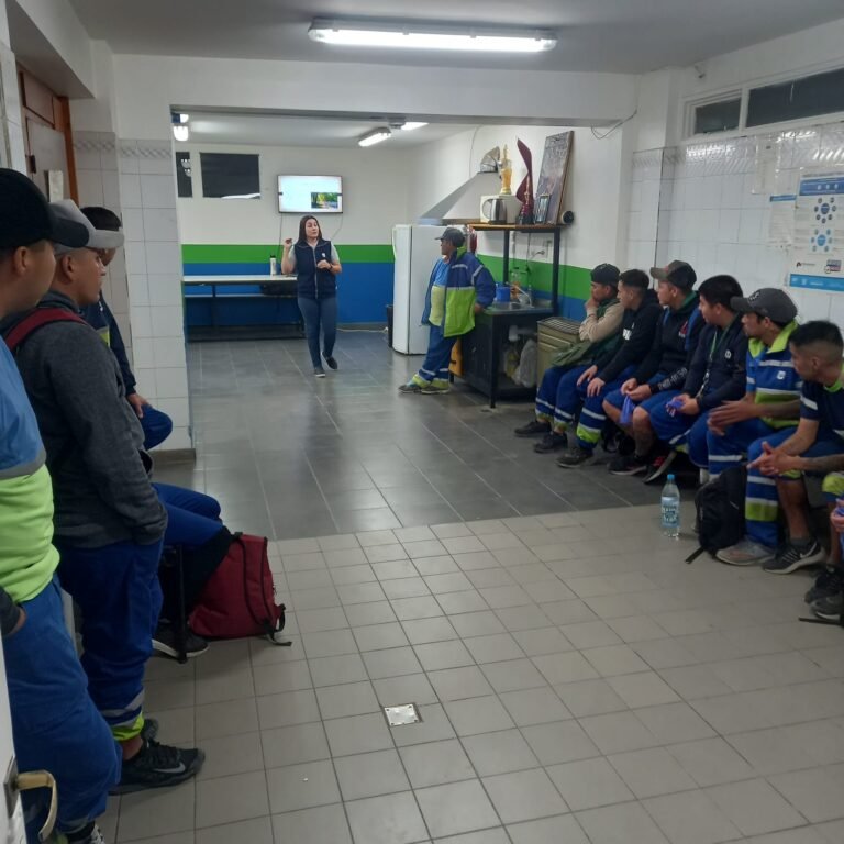 Empleados de Urbana se capacitaron en protección y conservación del ambiente