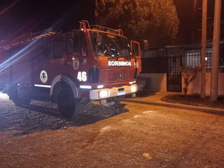 Descuido con una vela casi origina un incendio