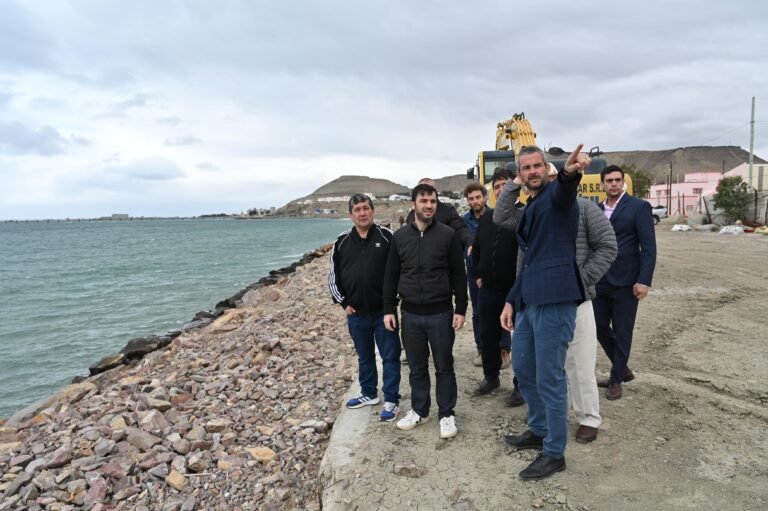 Reactivan las obras del muro de contención marítima y el camino costero frente al Hospital Alvear