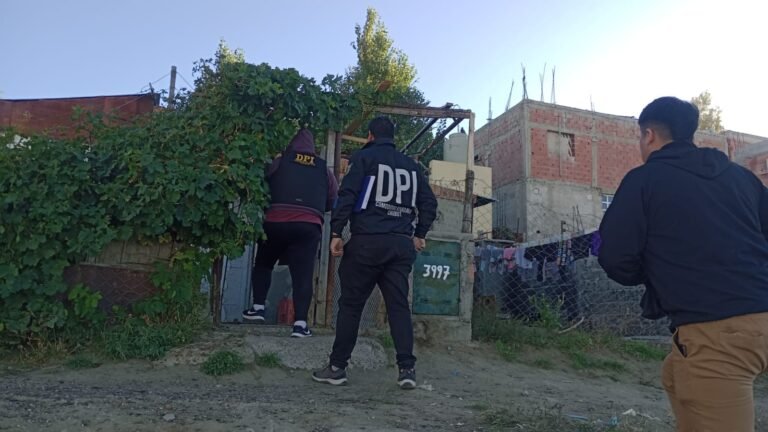 Realizaron tres allanamientos por un robo en una empresa