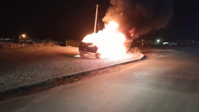 Incendiaron de manera intencional un automóvil