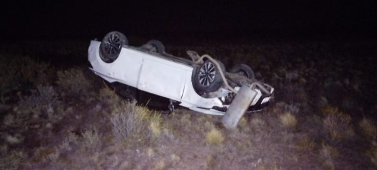 Un hombre debió ser trasladado al hospital tras un fuerte accidente