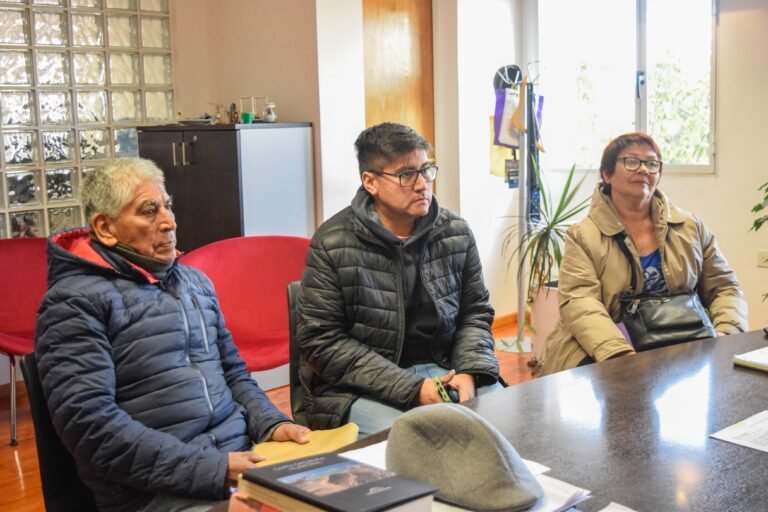 Vecinos de LU4: “La situación es angustiante, hoy nos dijeron que van a hacer estudios del suelo”